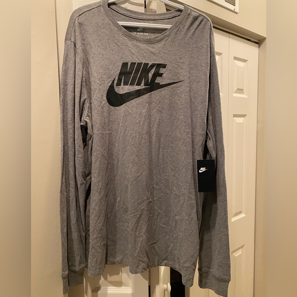Men’s Nike long sleeve NWT